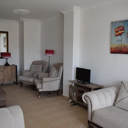 A & J 3 Beds Duplex Apartment *